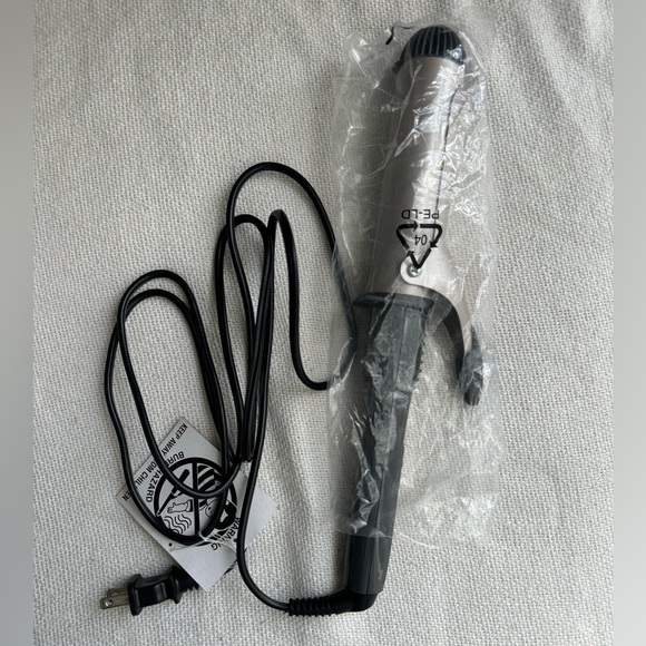 Infiniti pro contain curling iron - Picture 4 of 4